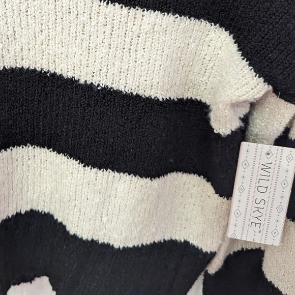 NWT V- Neck Striped Sweater Size Small - Picture 2 of 4